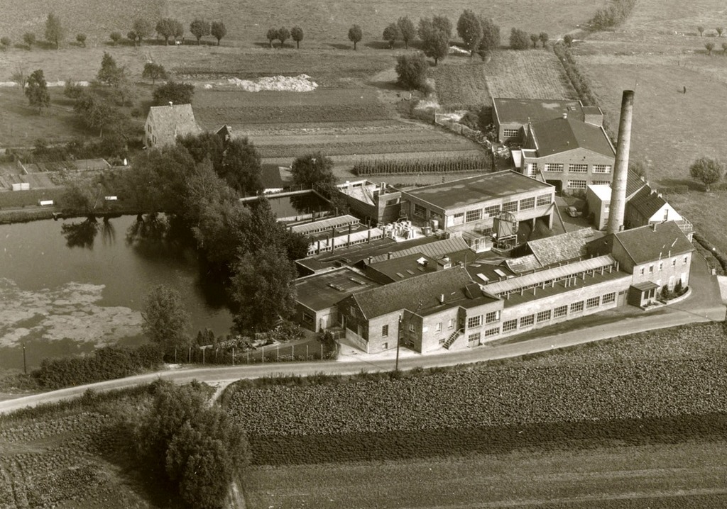 /images/tuchwerk/articles/Lernort_Tuchwerk_Aachen_Faerberei_Rzehak_Luftaufnahme_1957.JPG